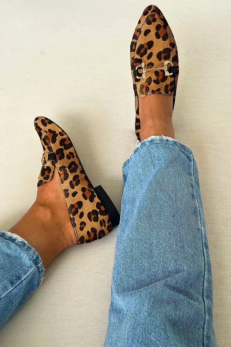 MOCCASINS WITH METAL DETAIL