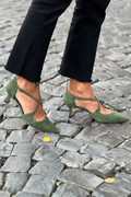 SLINGBACK PUMPS WITH THIN STRAP
