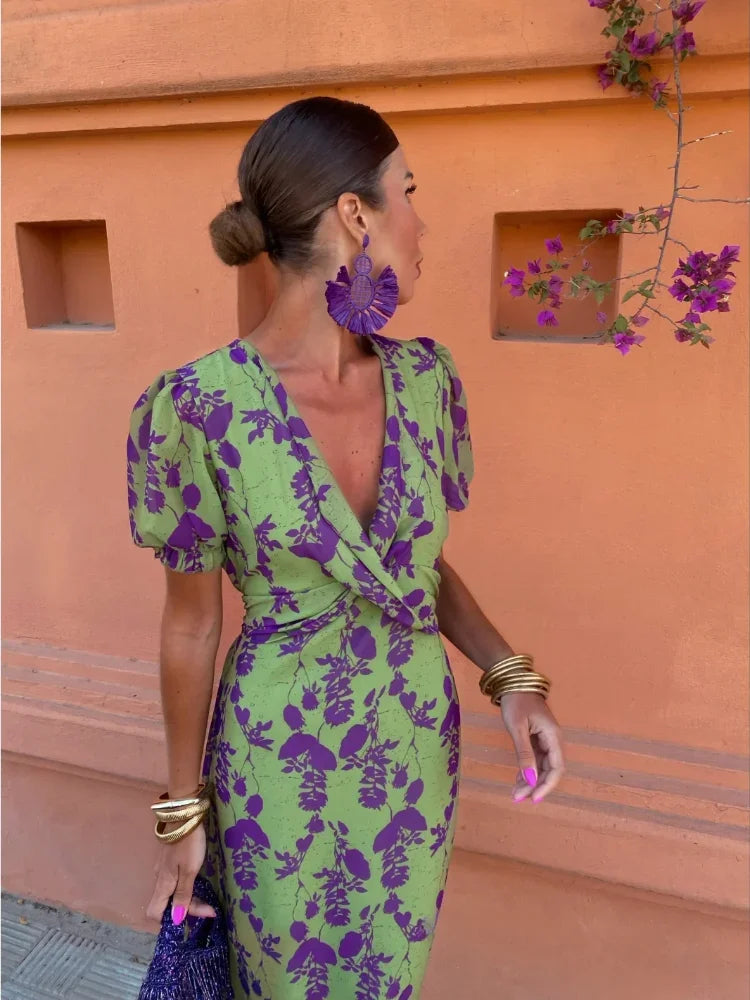 Vela - Women's Midi Dress with Twisted Print