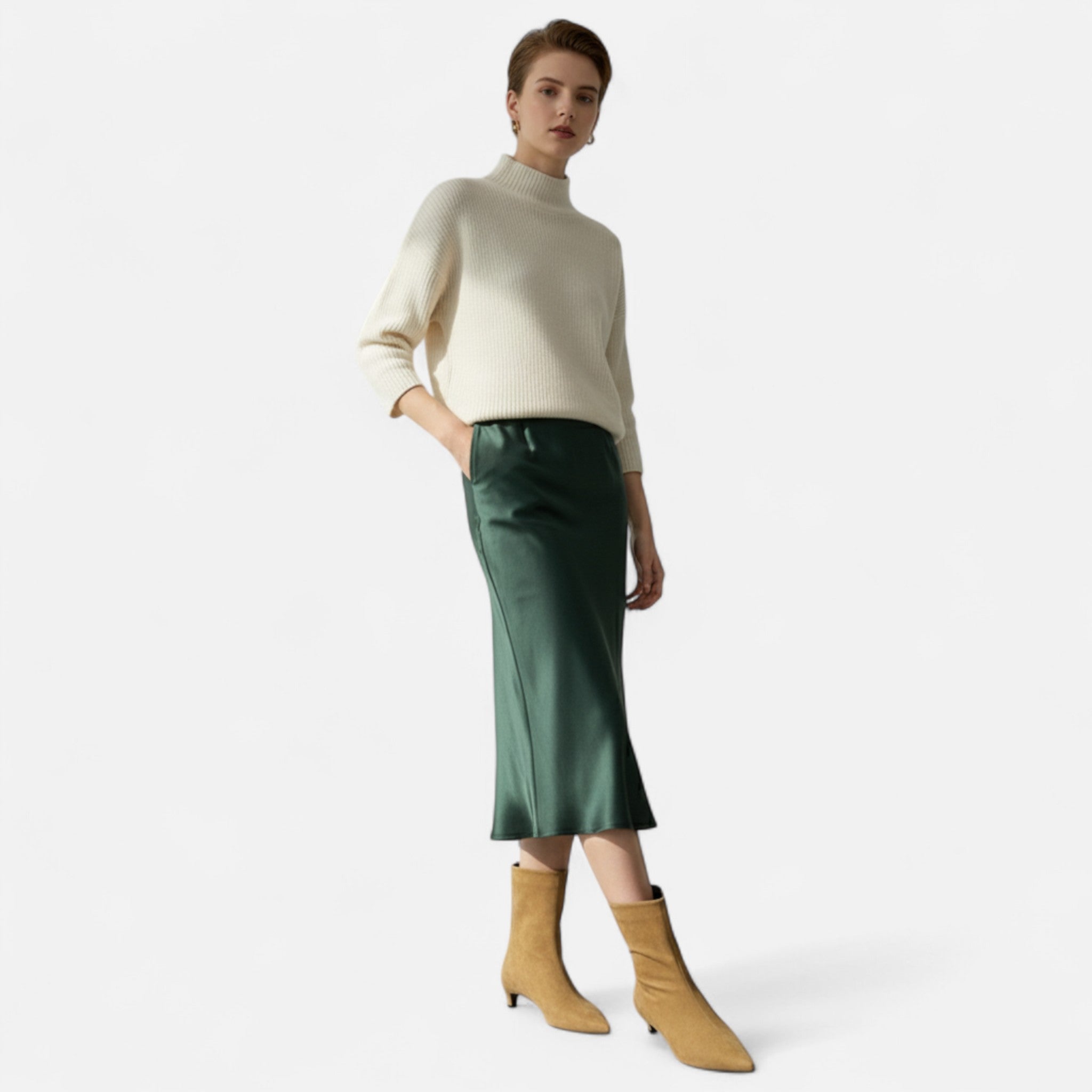 Ancienne Monde | Vintage Pointed Ankle Boots with Low Heel