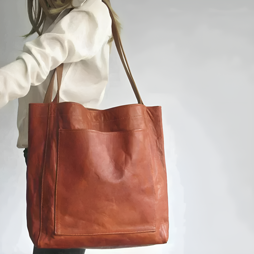 Lorena's Modern Elegance | Stylish Leather Bag