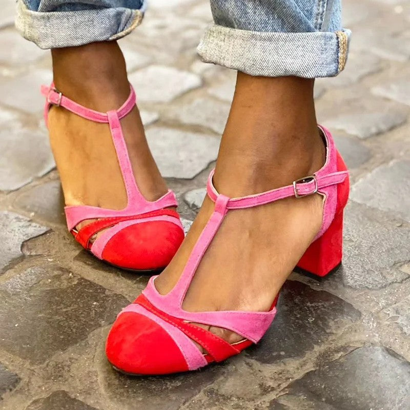 SHOE WITH T-BAR STRAP AND STABLE HEEL