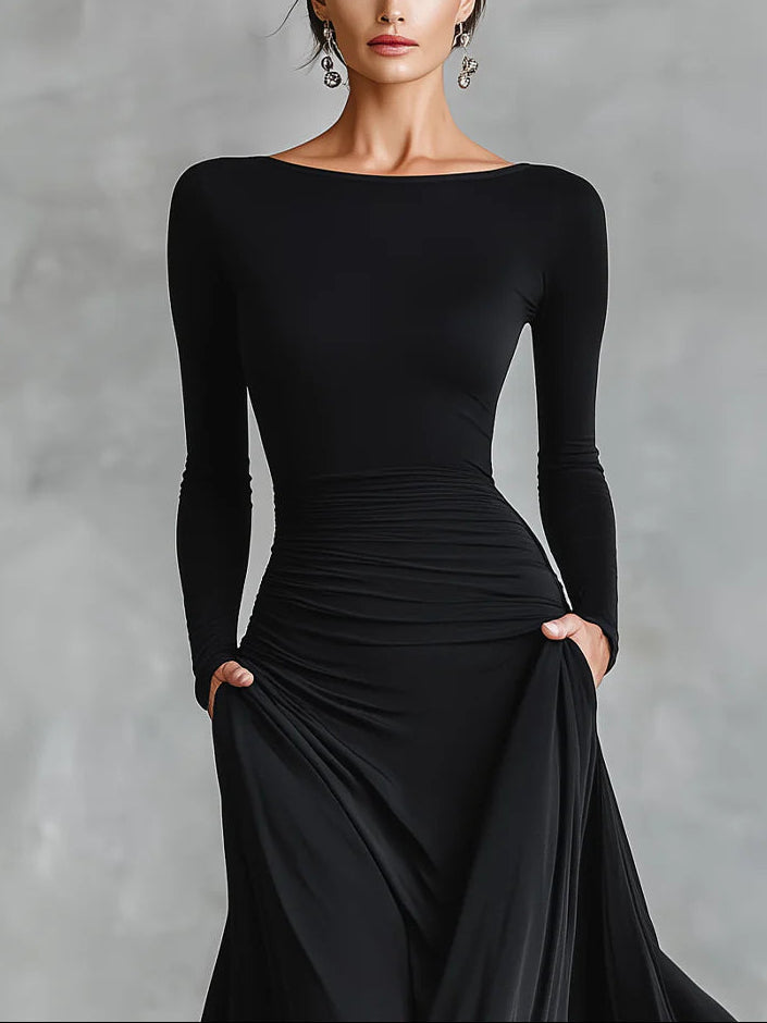 Adele - Modern long dress in black crepe with a sailor collar and pleats