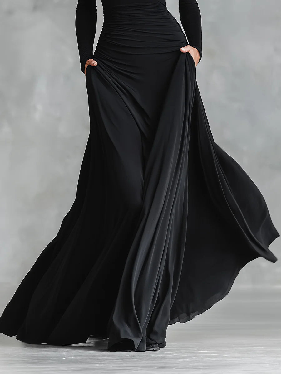 Adele - Modern long dress in black crepe with a sailor collar and pleats