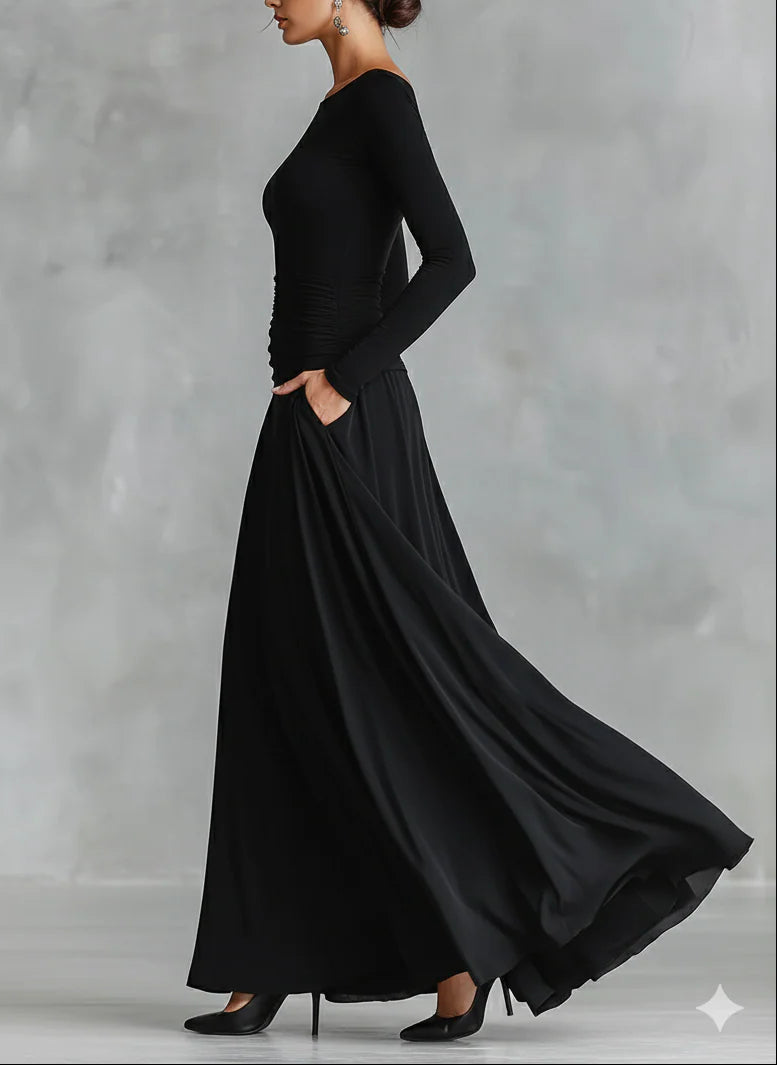 Adele - Modern long dress in black crepe with a sailor collar and pleats