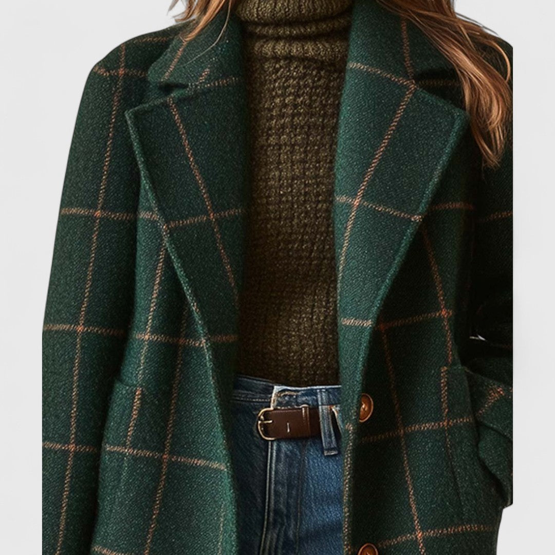 Sally – Classic Checkered Coat