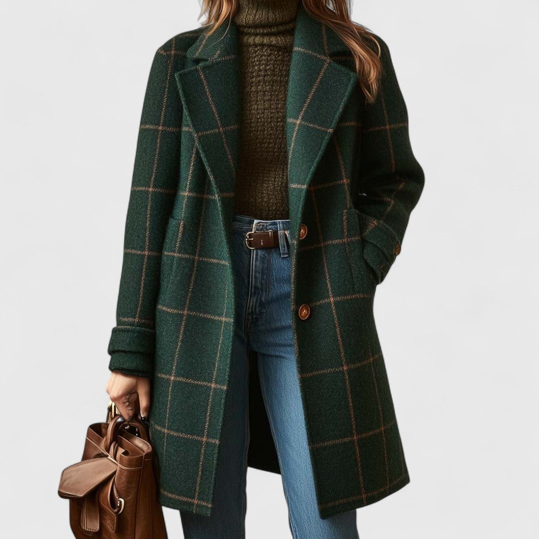 Sally – Classic Checkered Coat